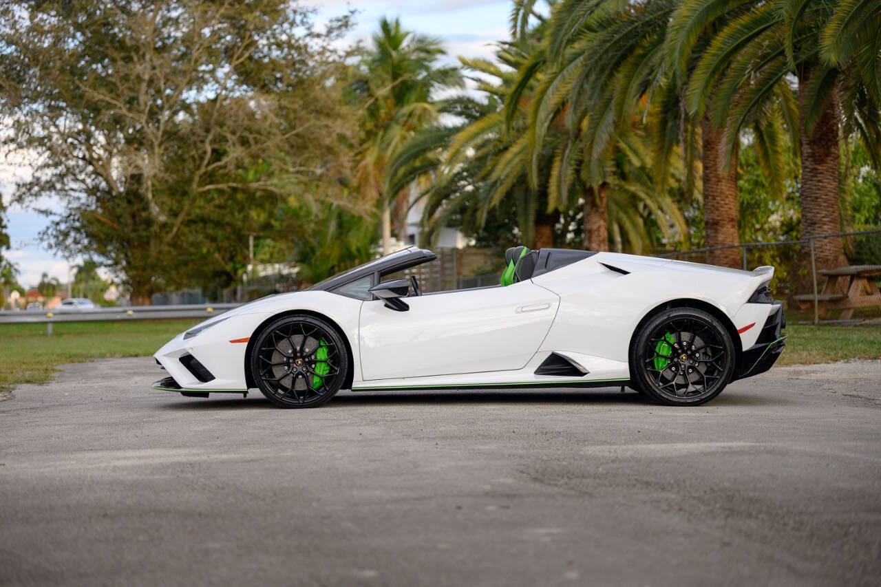 2023 Lamborghini Huracan EVO RWD