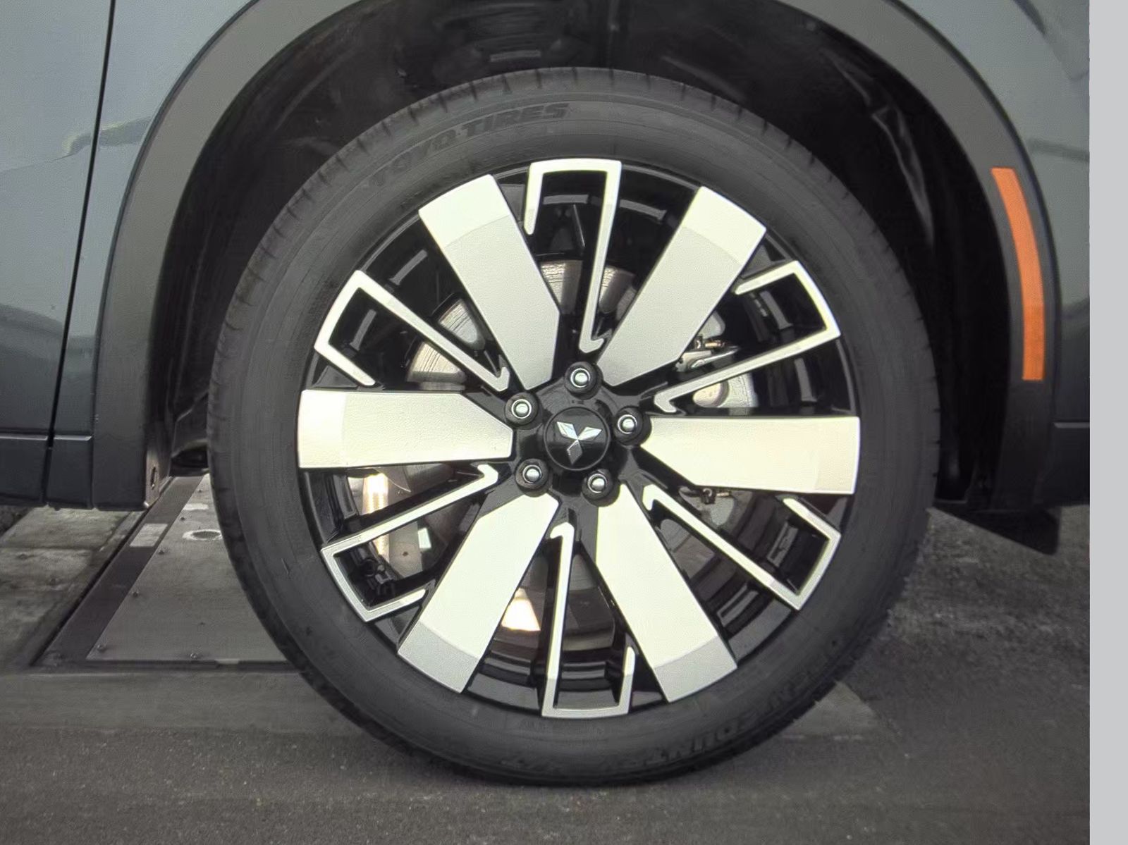 2025 Mitsubishi Outlander SEL FWD