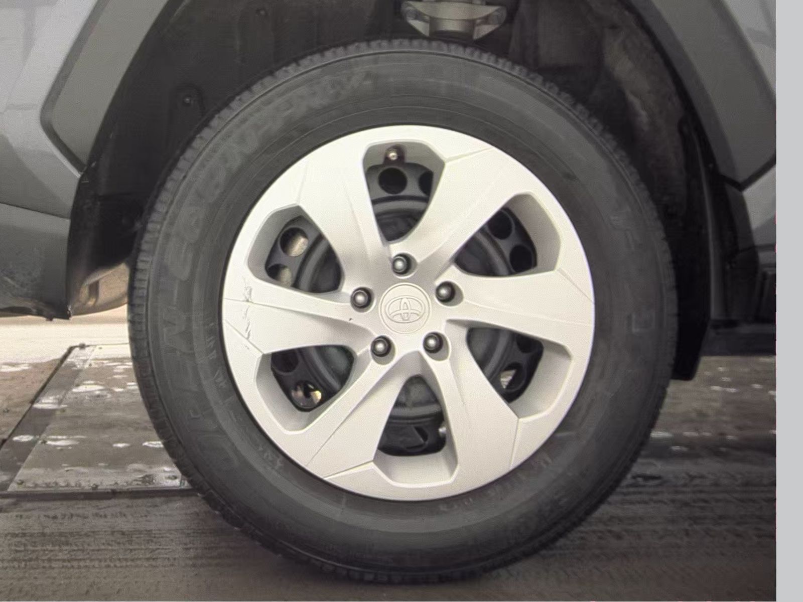 2024 Toyota RAV4 LE AWD