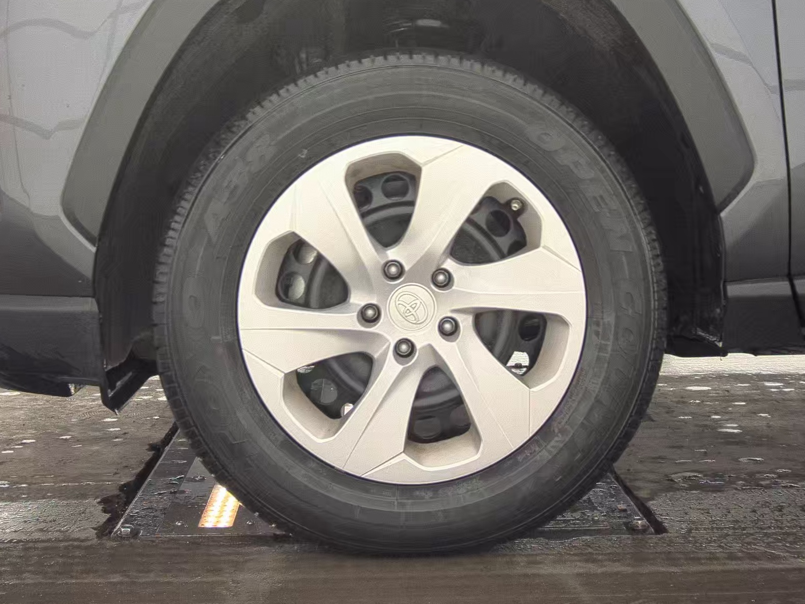 2024 Toyota RAV4 LE AWD