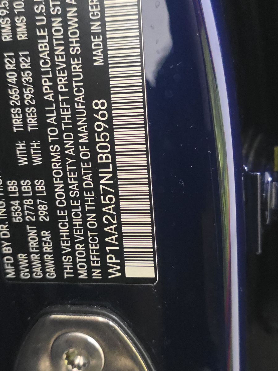 2022 Porsche Macan Base AWD