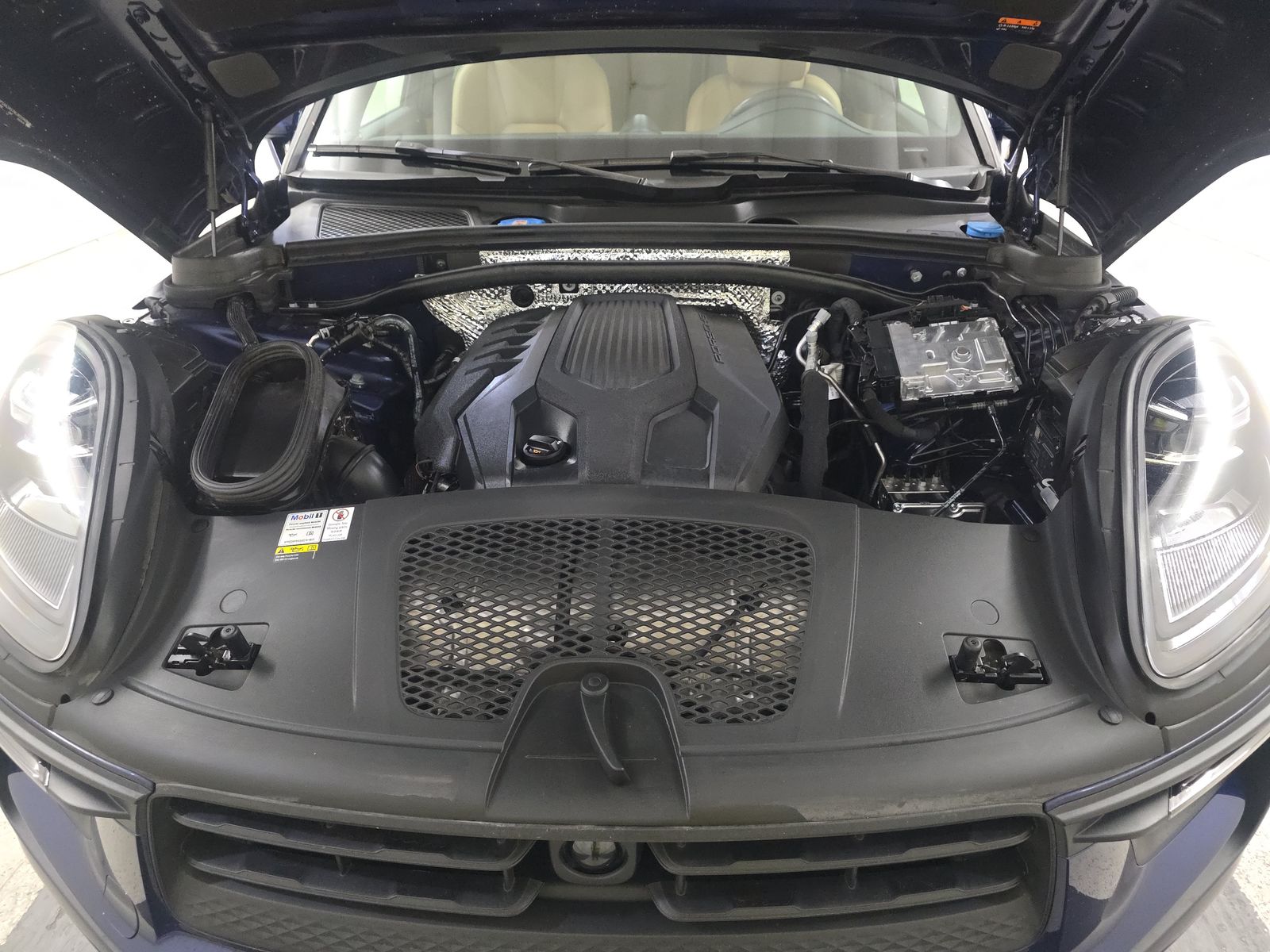 2022 Porsche Macan Base AWD