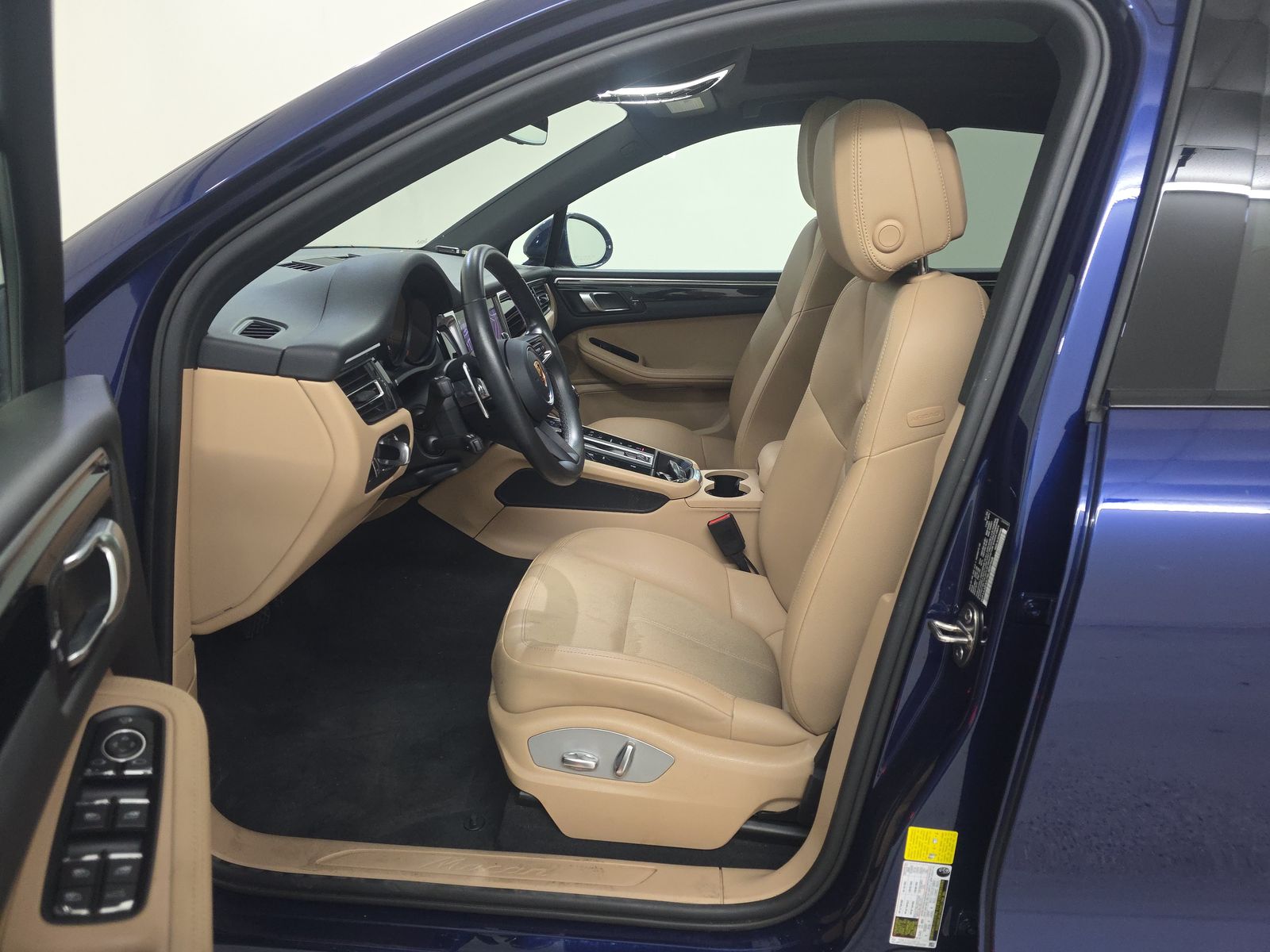 2022 Porsche Macan Base AWD