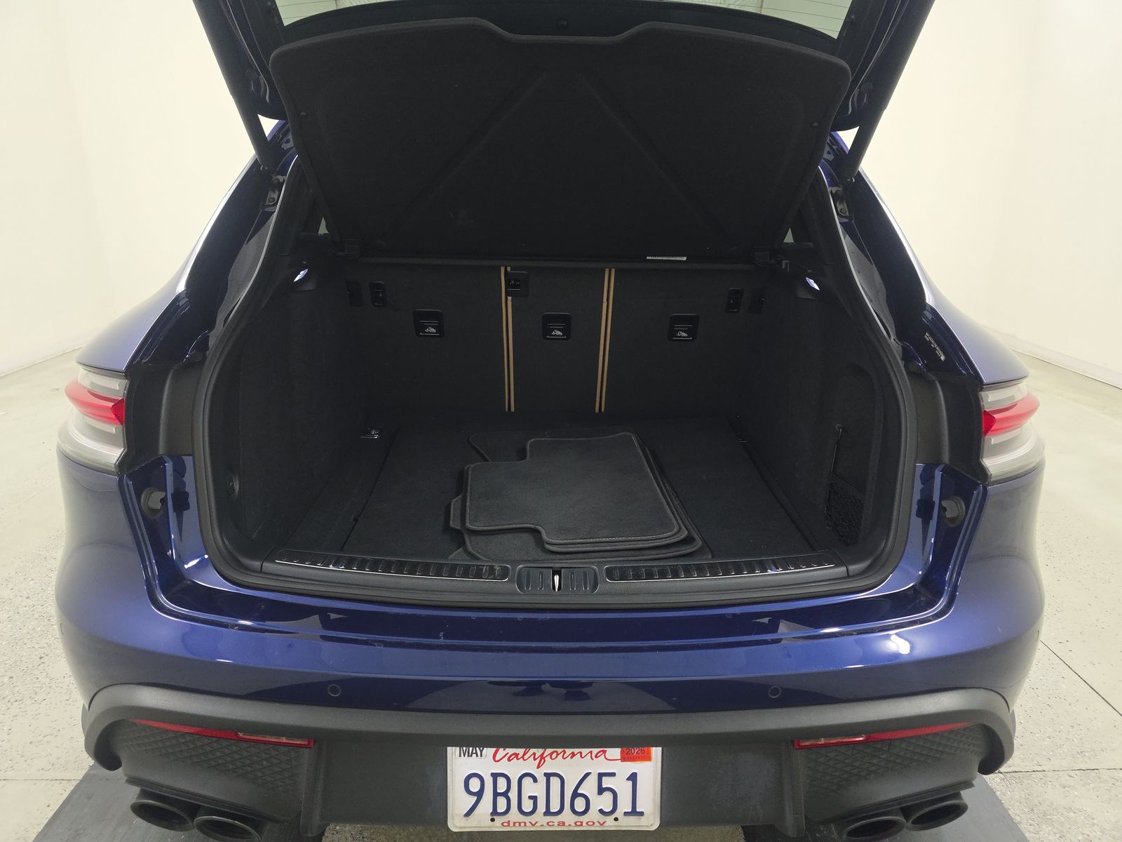 2022 Porsche Macan Base AWD