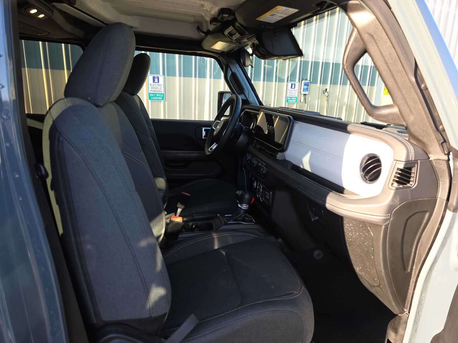 2025 Jeep Wrangler 4xe Sahara AWD