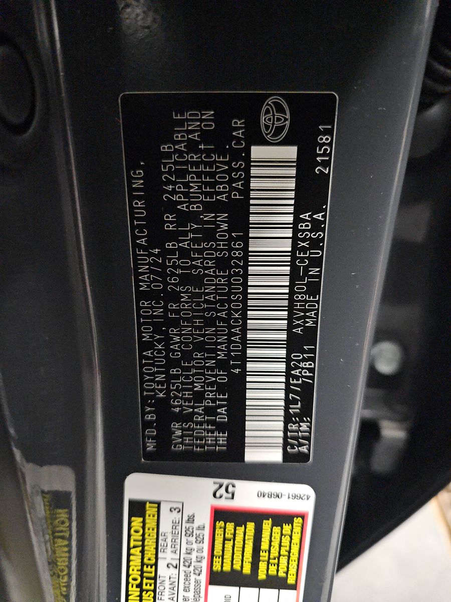 2025 Toyota Camry SE FWD