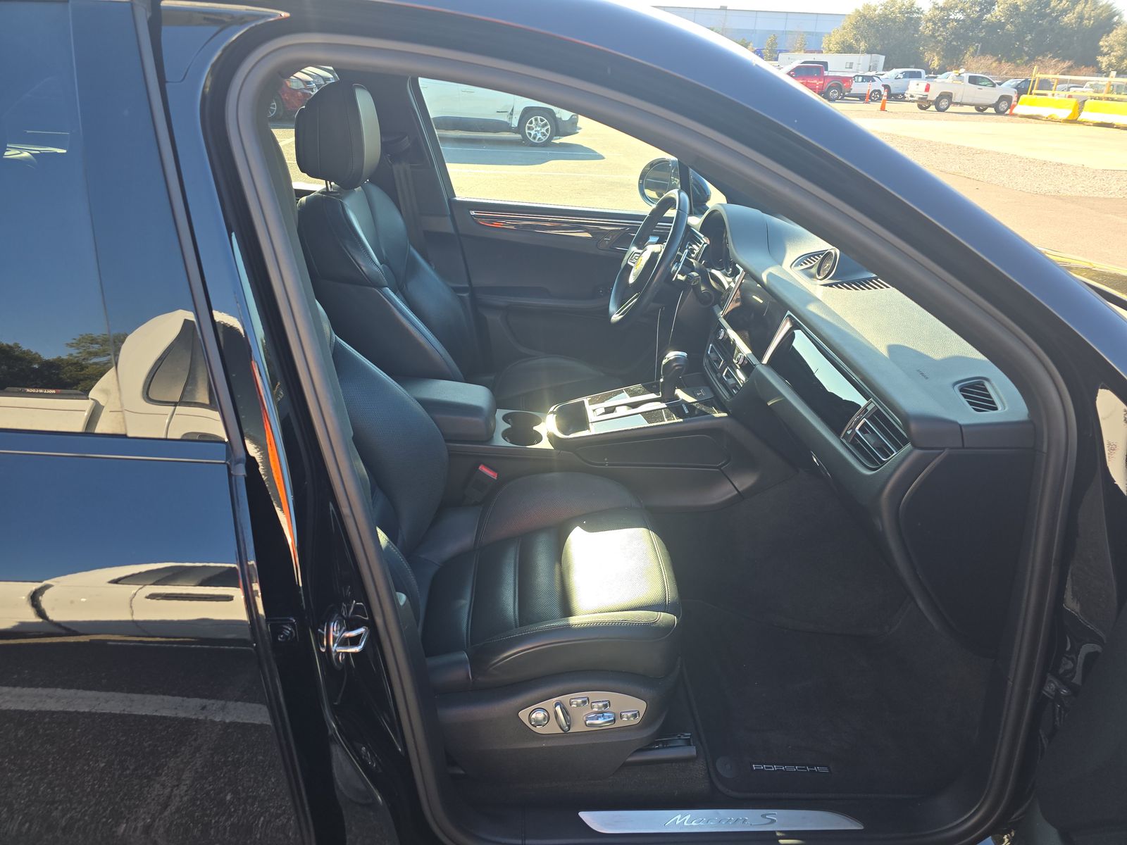 2022 Porsche Macan S AWD