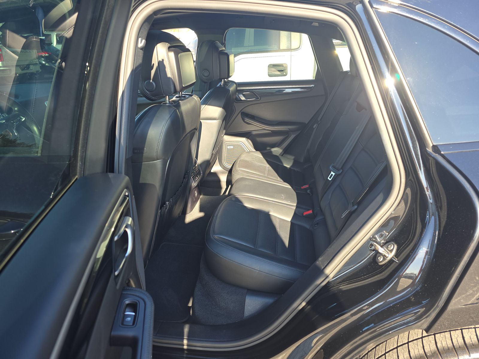 2022 Porsche Macan S AWD