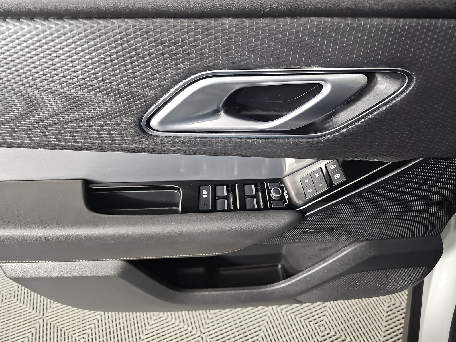 2022 Land Rover Range Rover Velar R-Dynamic S AWD