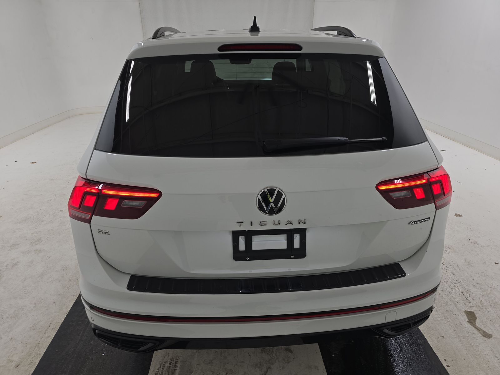 2022 Volkswagen Tiguan 2.0T SE R-Line Black AWD