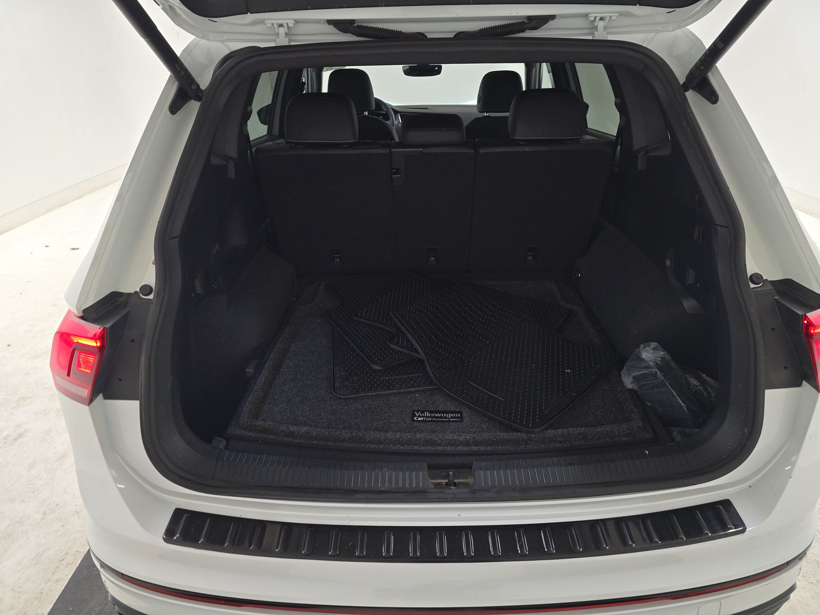 2022 Volkswagen Tiguan 2.0T SE R-Line Black AWD