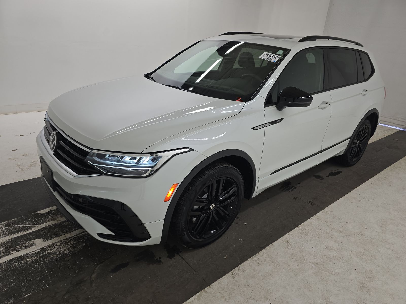 2022 Volkswagen Tiguan 2.0T SE R-Line Black AWD