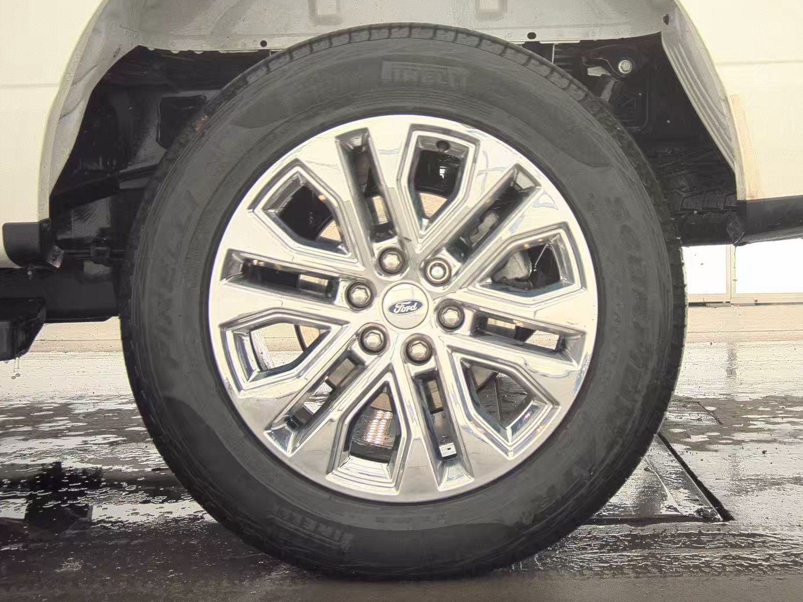 2024 Ford F-150 Hybrid Lariat AWD