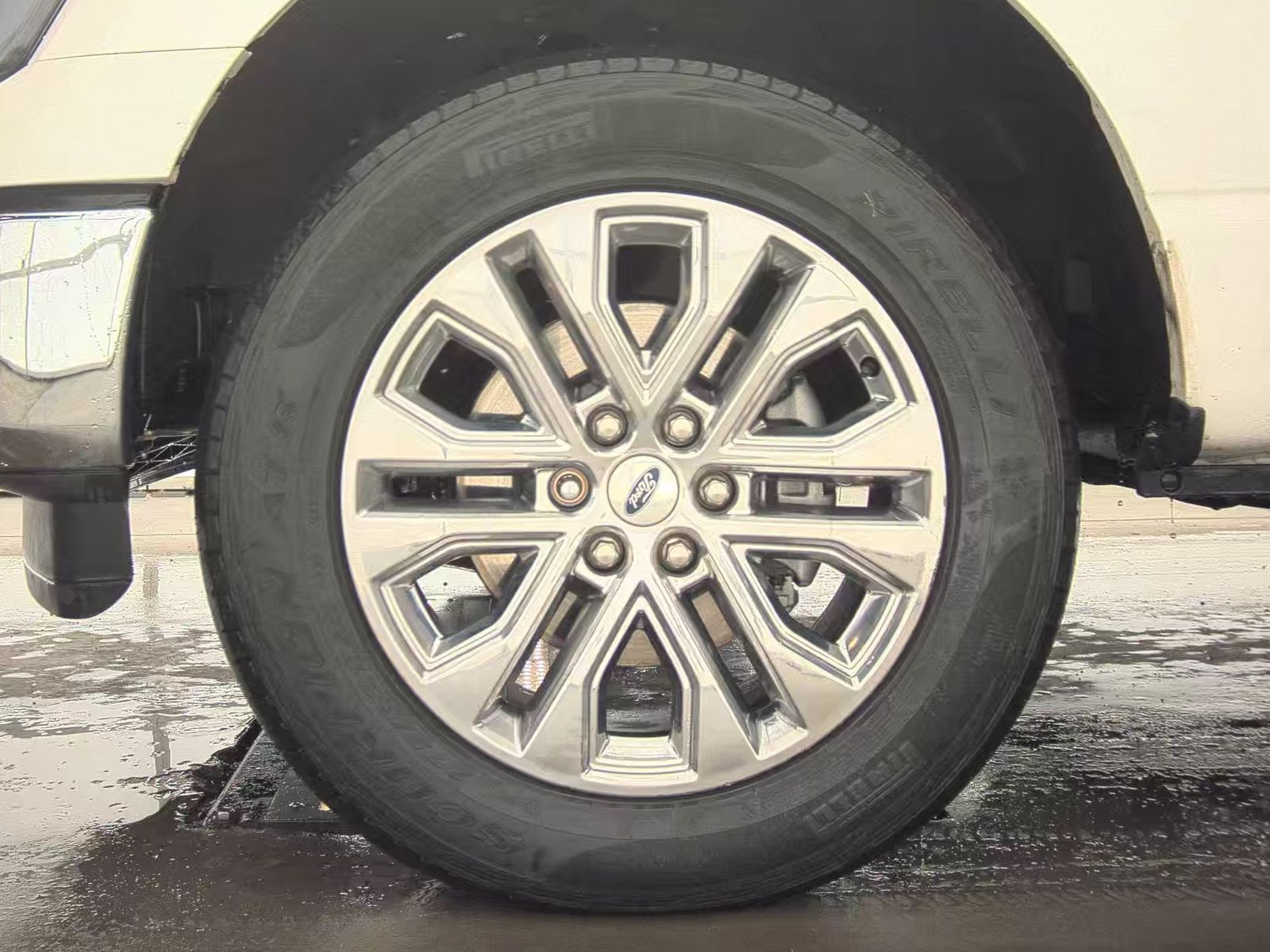 2024 Ford F-150 Hybrid Lariat AWD