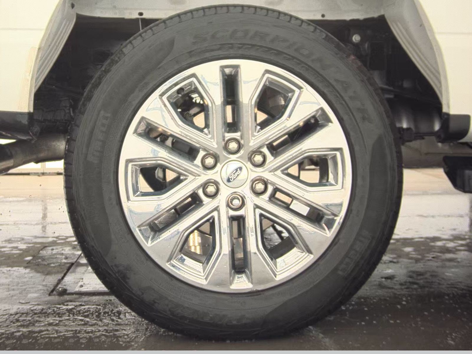 2024 Ford F-150 Hybrid Lariat AWD