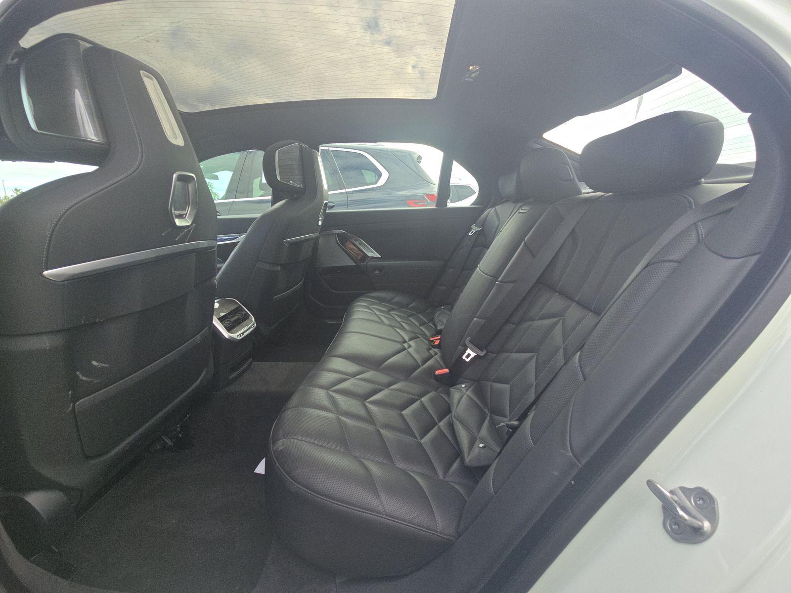 2025 BMW 7 Series 740i RWD