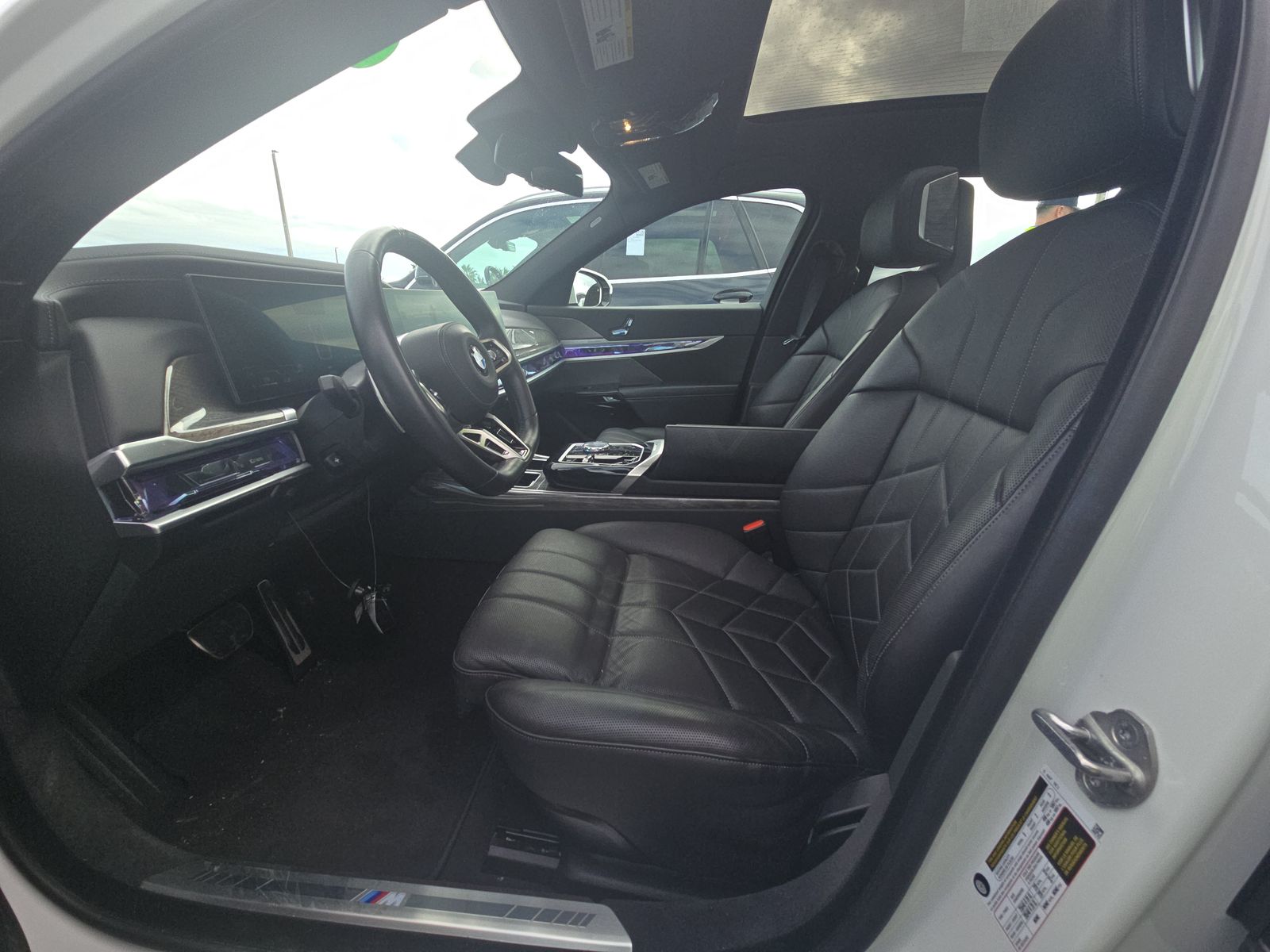 2025 BMW 7 Series 740i RWD