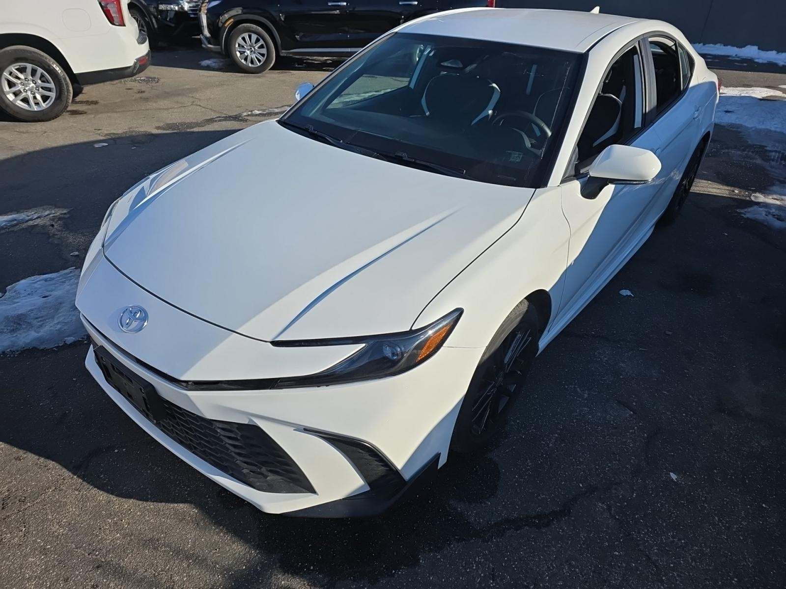 2025 Toyota Camry SE FWD