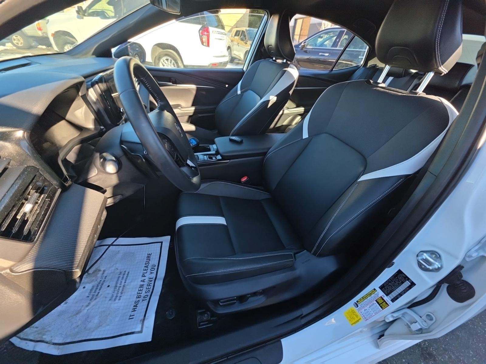 2025 Toyota Camry SE FWD