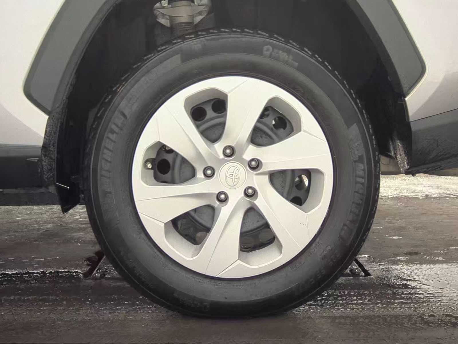 2024 Toyota RAV4 LE AWD