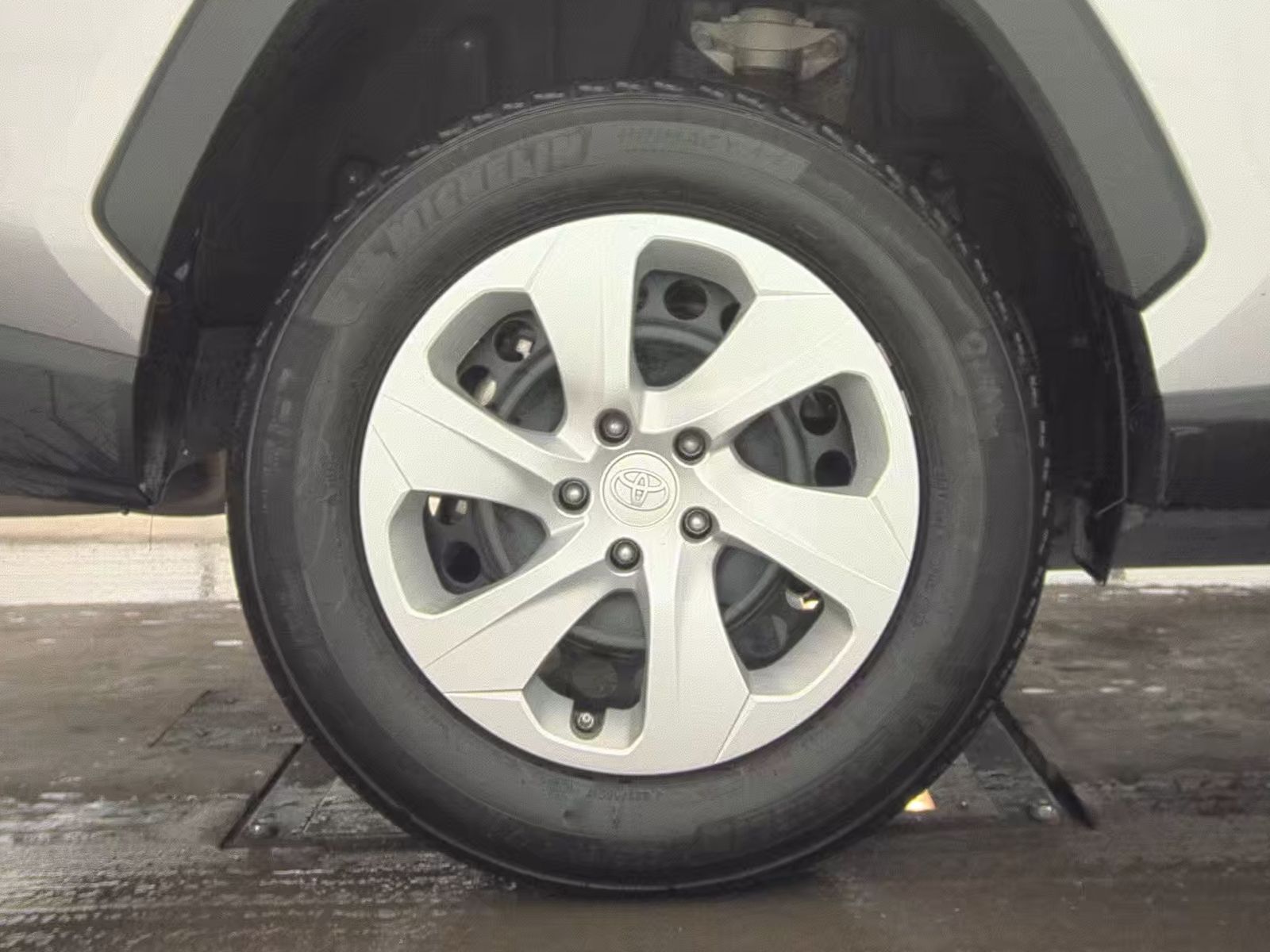 2024 Toyota RAV4 LE AWD