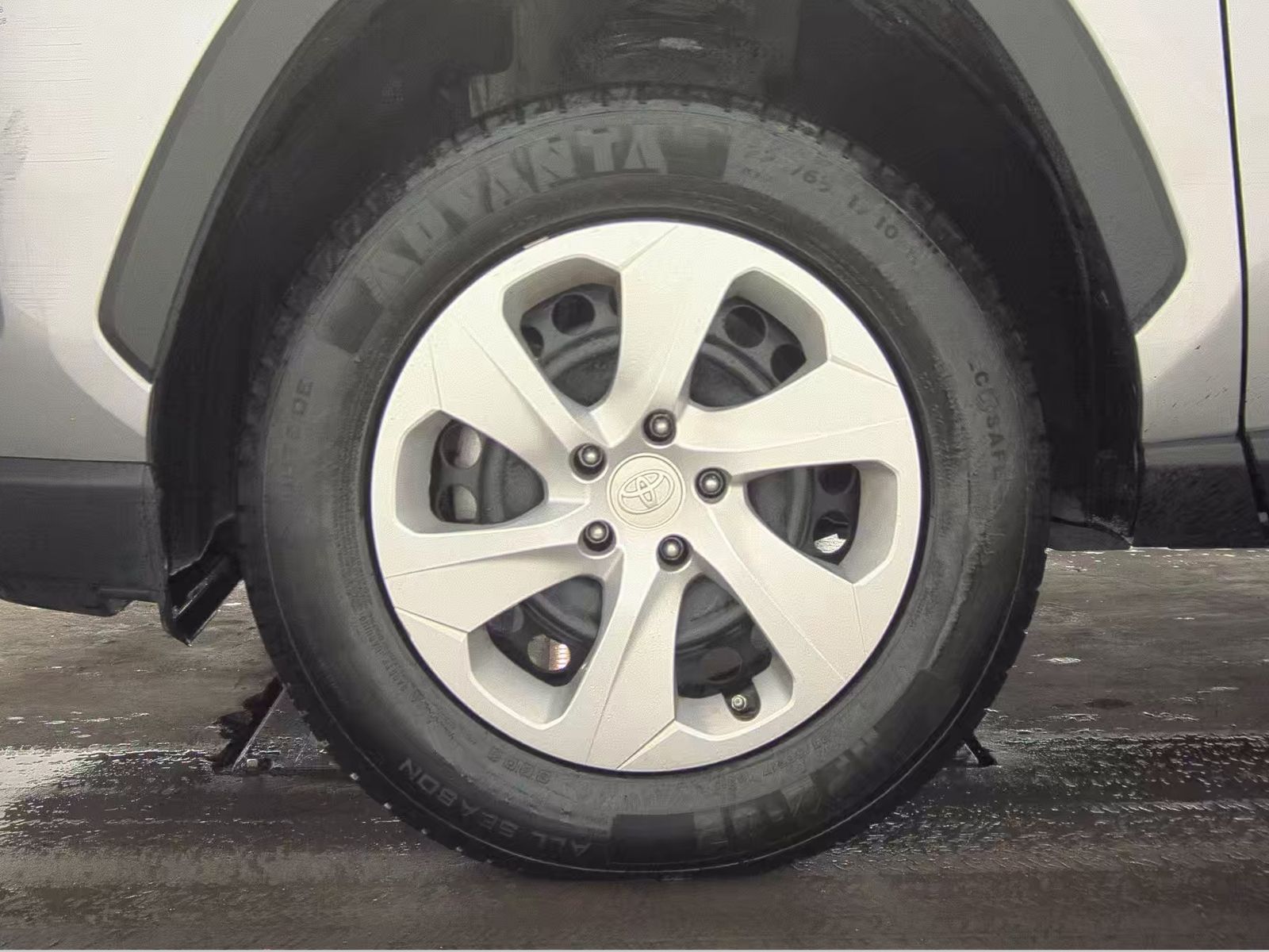 2024 Toyota RAV4 LE AWD