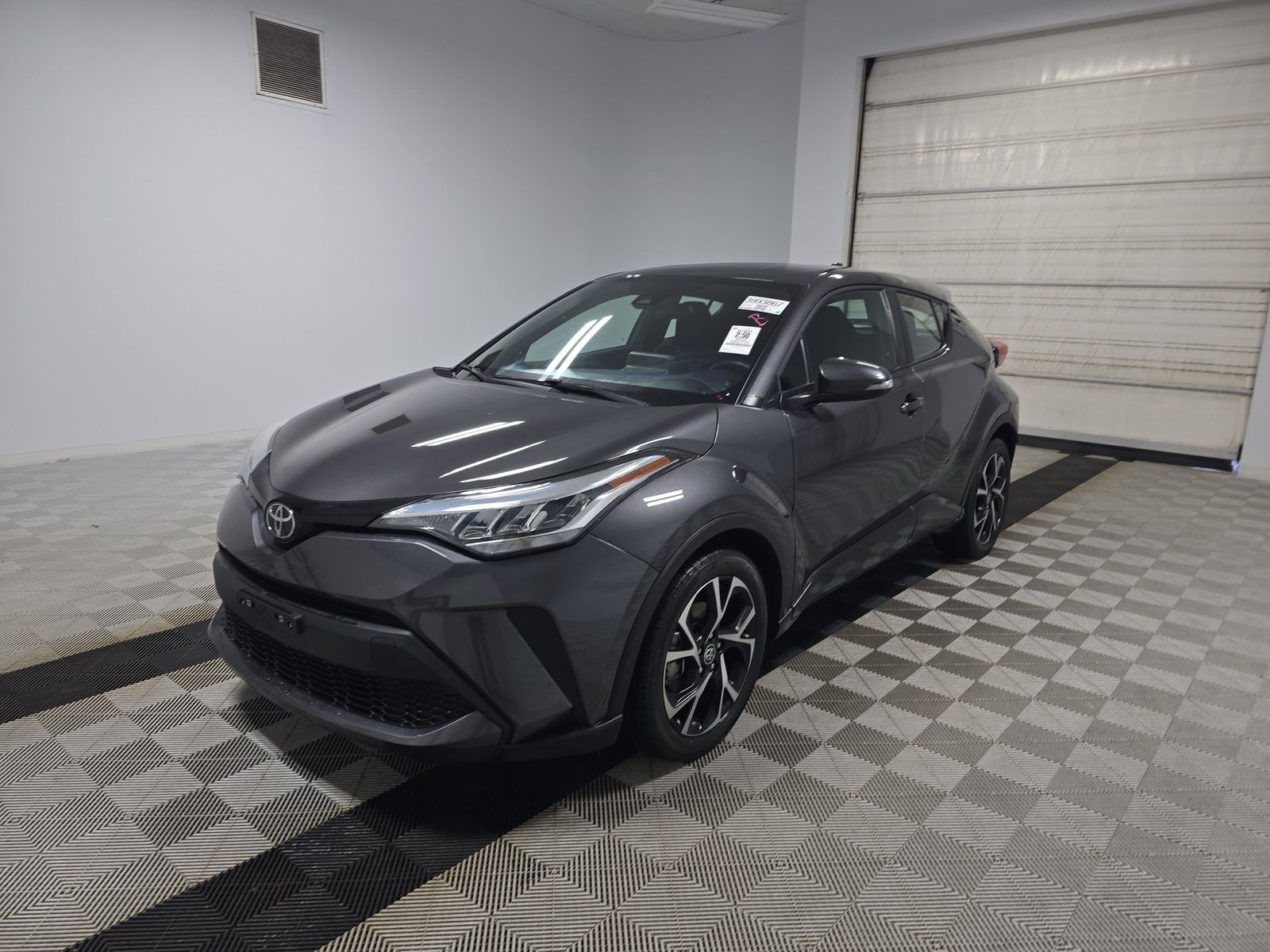 2022 Toyota C-HR XLE FWD