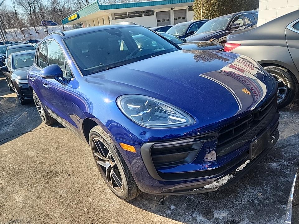 2022 Porsche Macan Base AWD