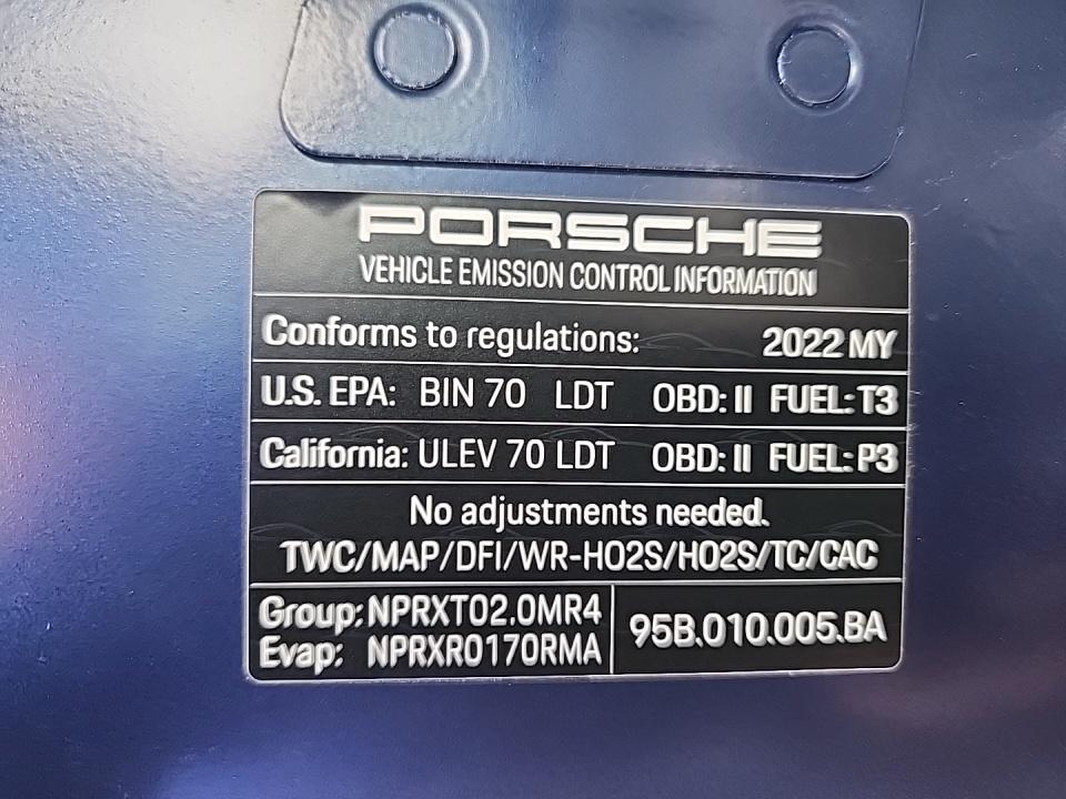 2022 Porsche Macan Base AWD