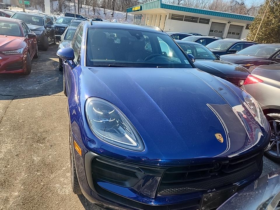2022 Porsche Macan Base AWD