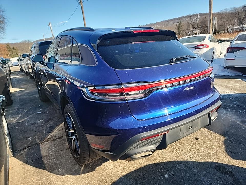 2022 Porsche Macan Base AWD