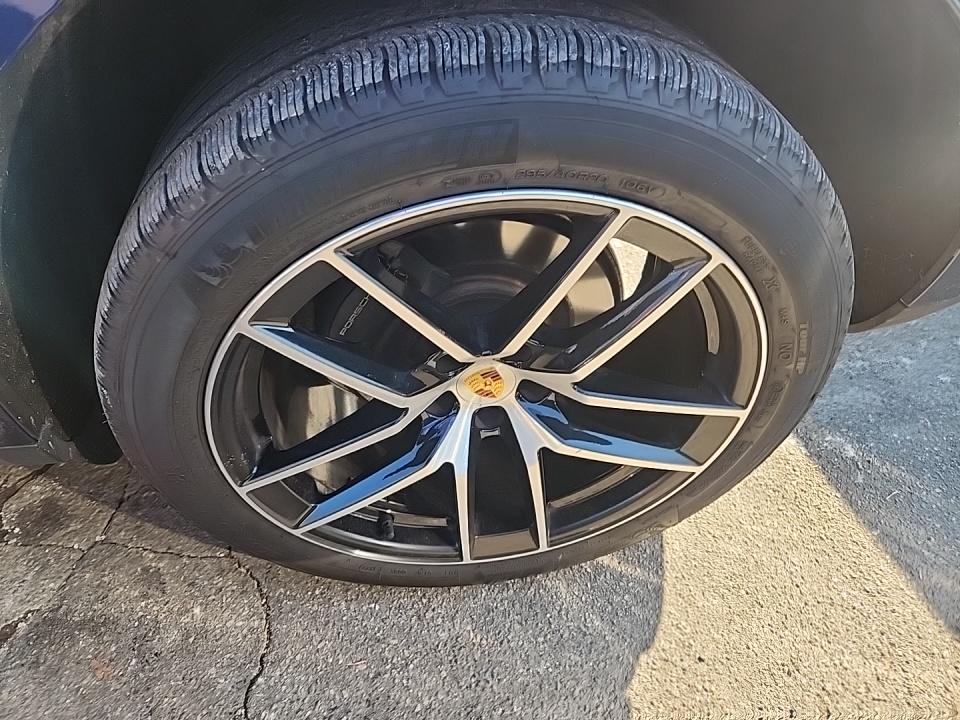 2022 Porsche Macan Base AWD