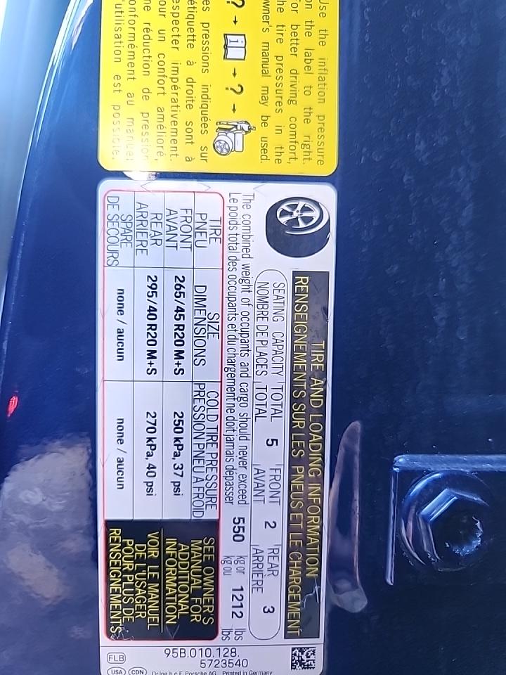 2022 Porsche Macan Base AWD