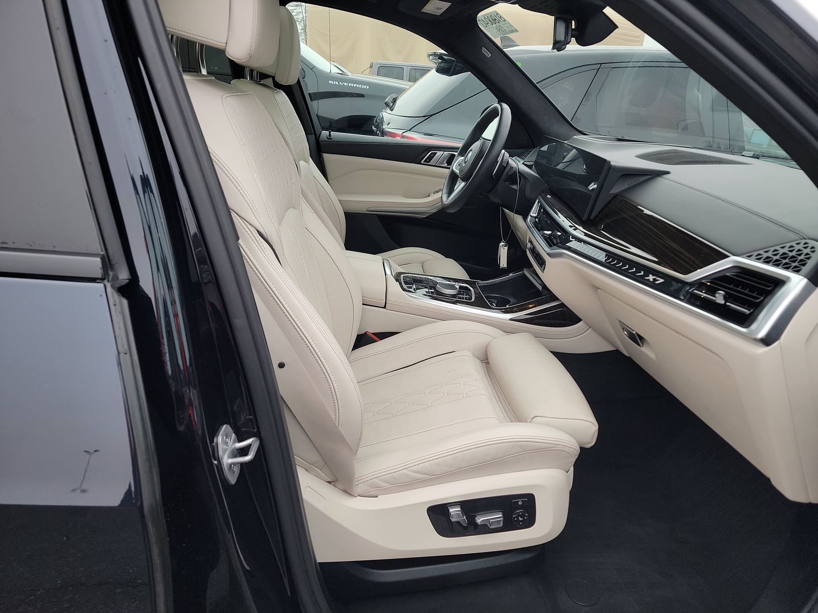 2023 BMW X7 xDrive40i AWD