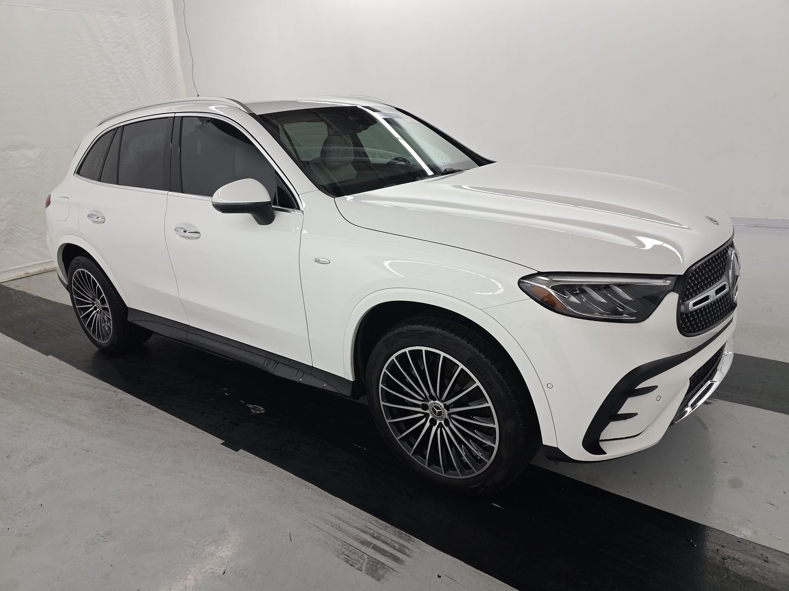 MERCEDES-BENZ GLC - 4