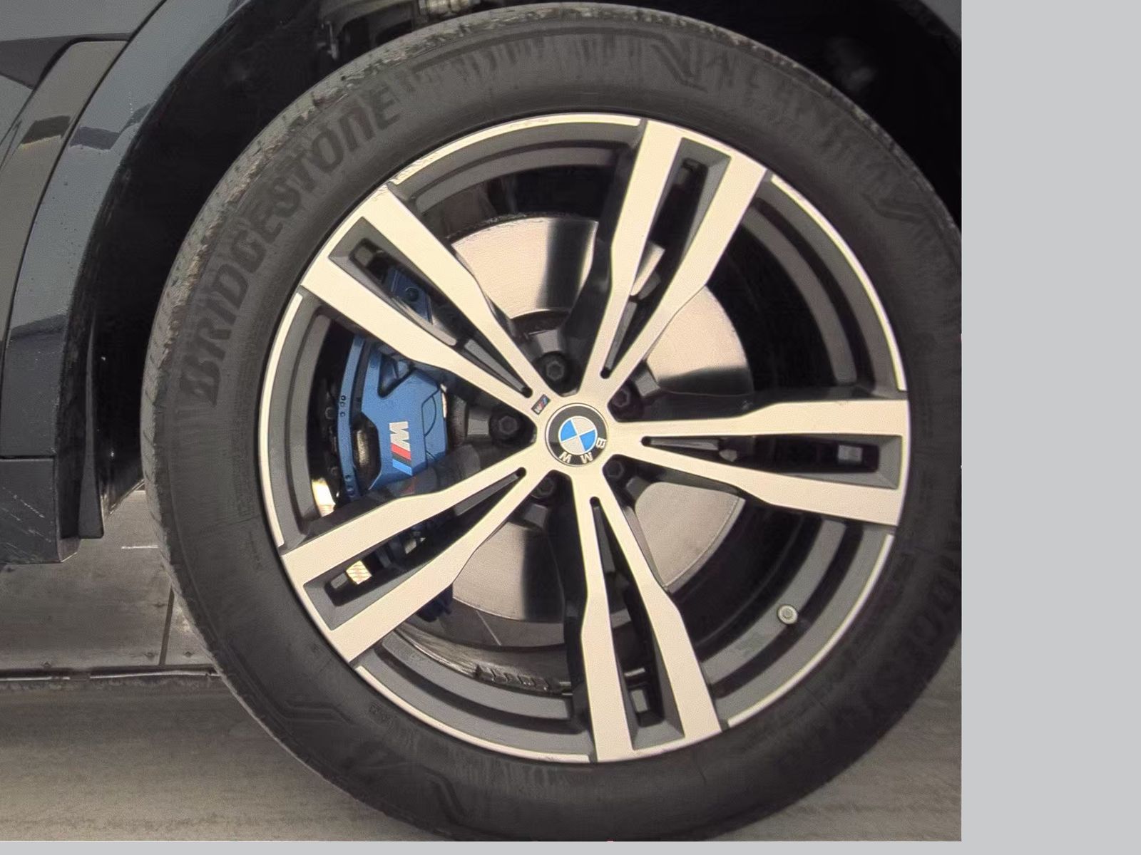 2023 BMW X7 xDrive40i AWD