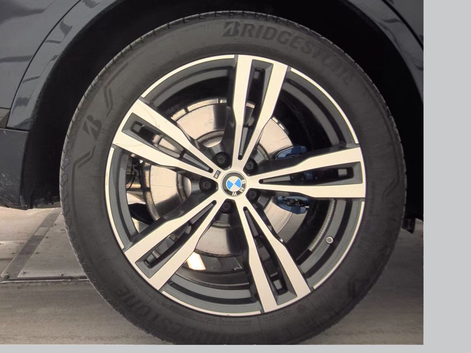 2023 BMW X7 xDrive40i AWD