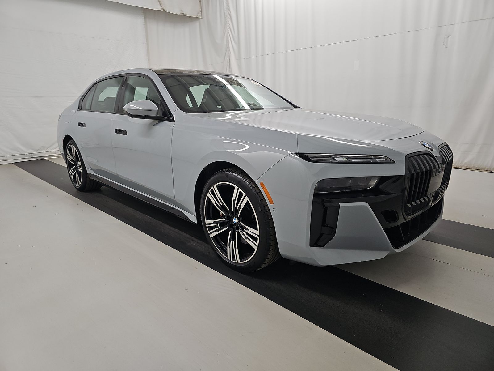 2023 BMW 7 Series 740i RWD