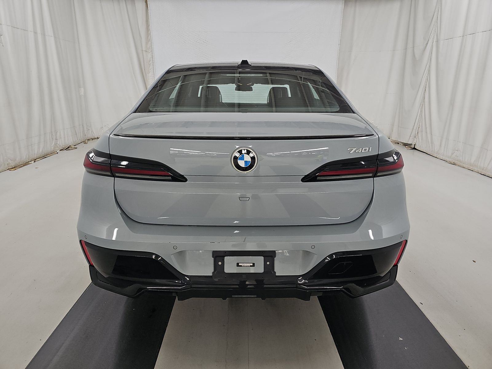 2023 BMW 7 Series 740i RWD