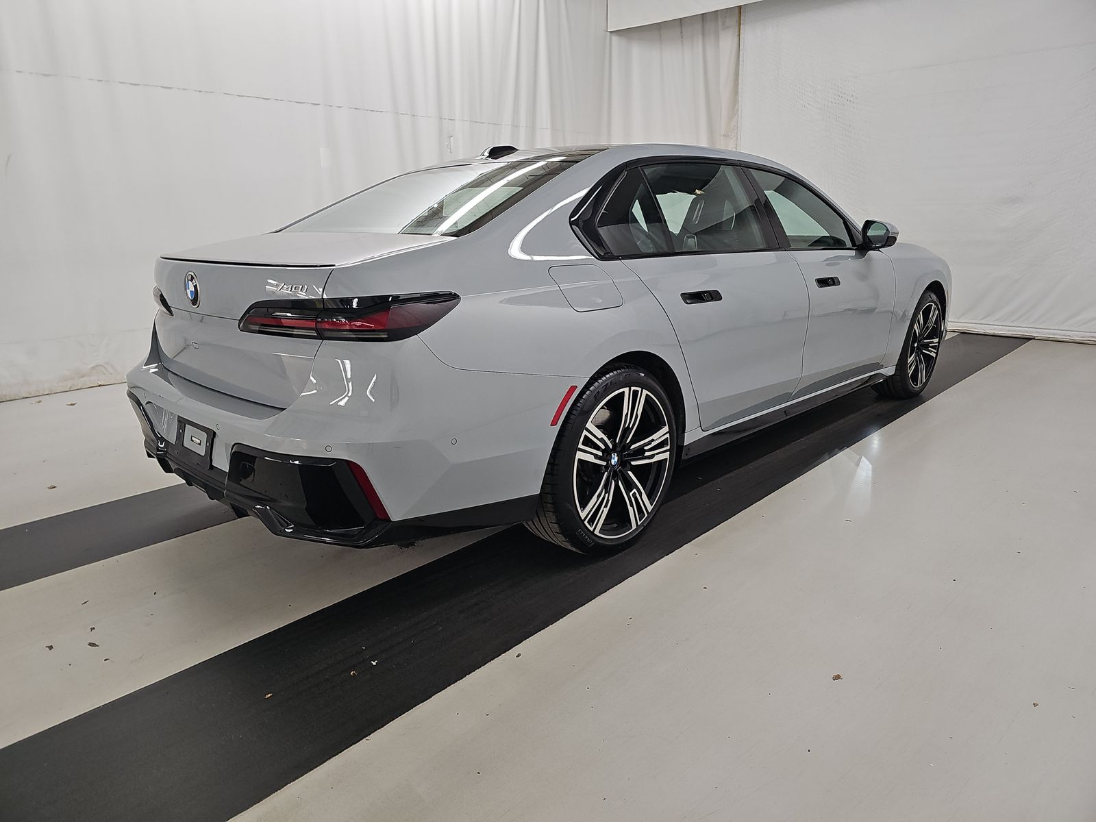 2023 BMW 7 Series 740i RWD