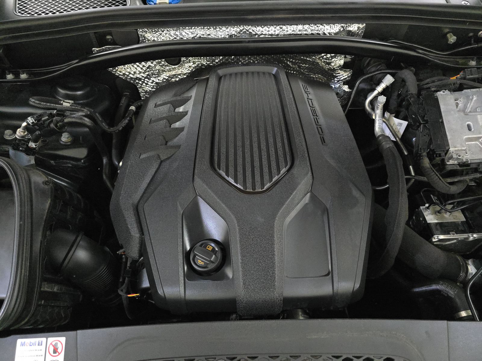 2022 Porsche Macan Base AWD