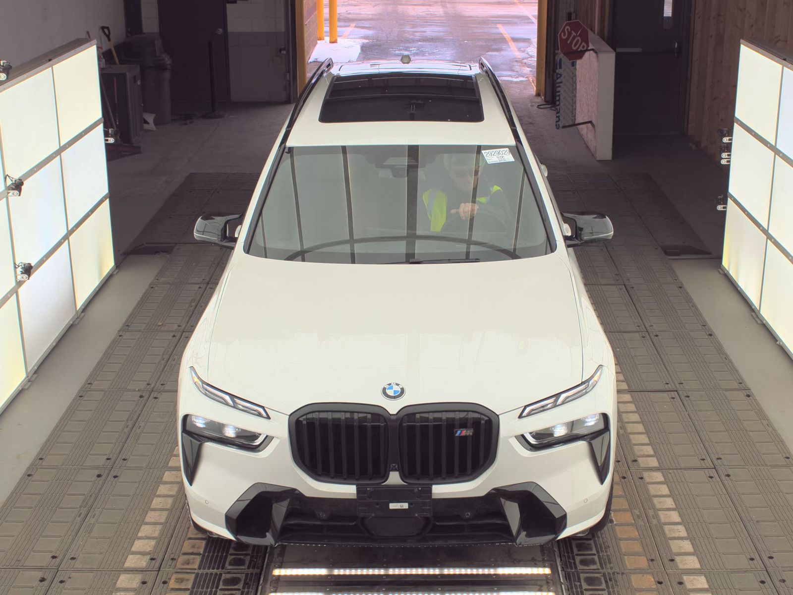 2026 BMW X7 M60i AWD