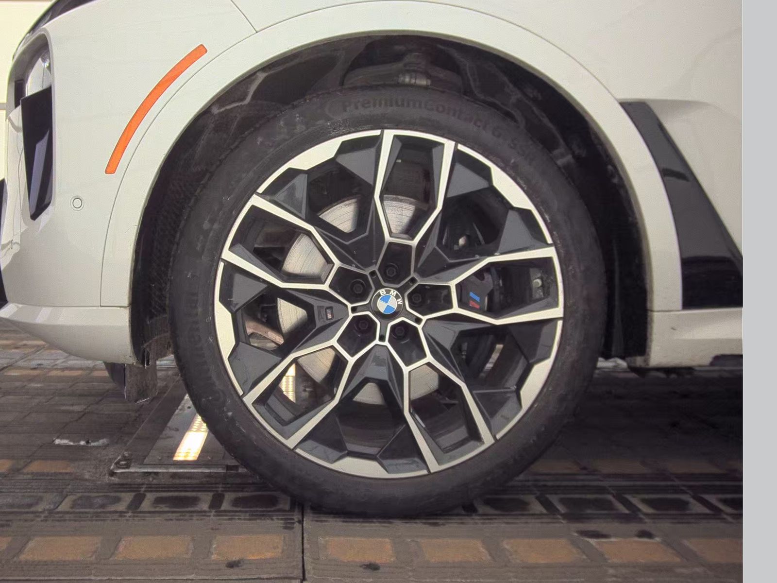 2026 BMW X7 M60i AWD