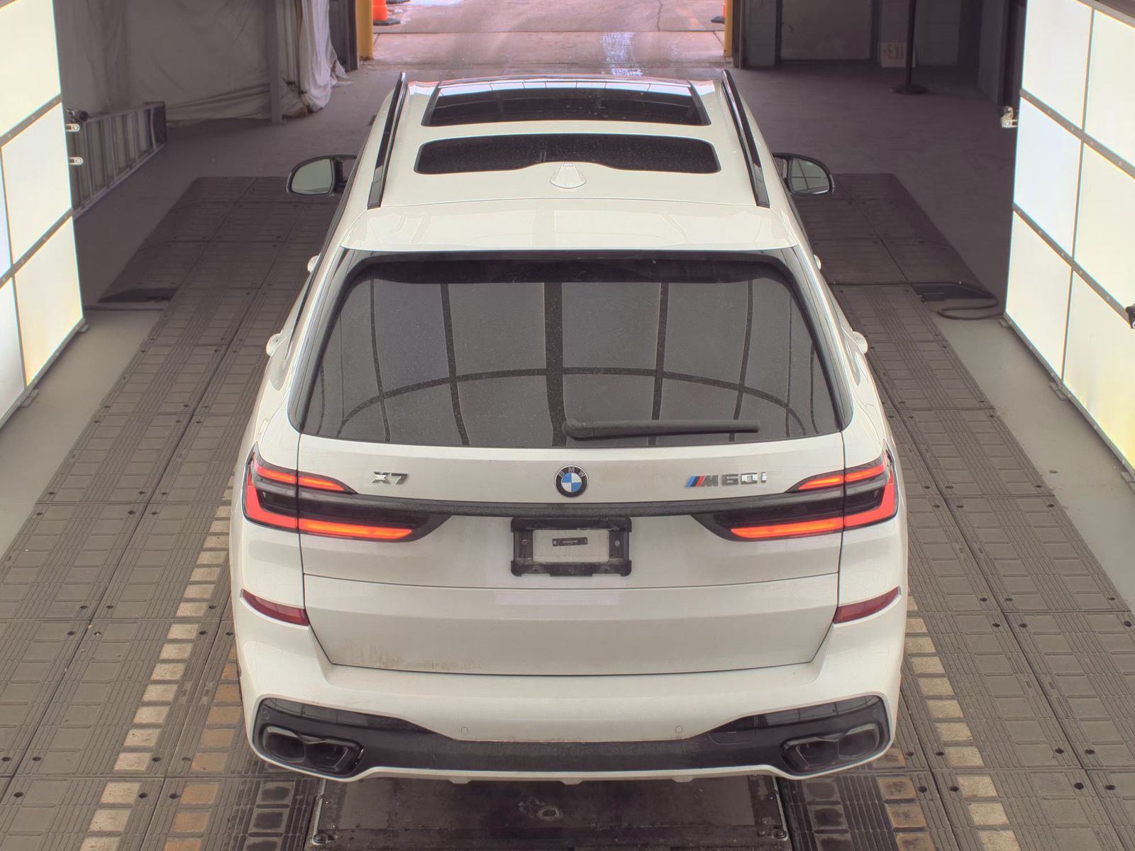 2026 BMW X7 M60i AWD