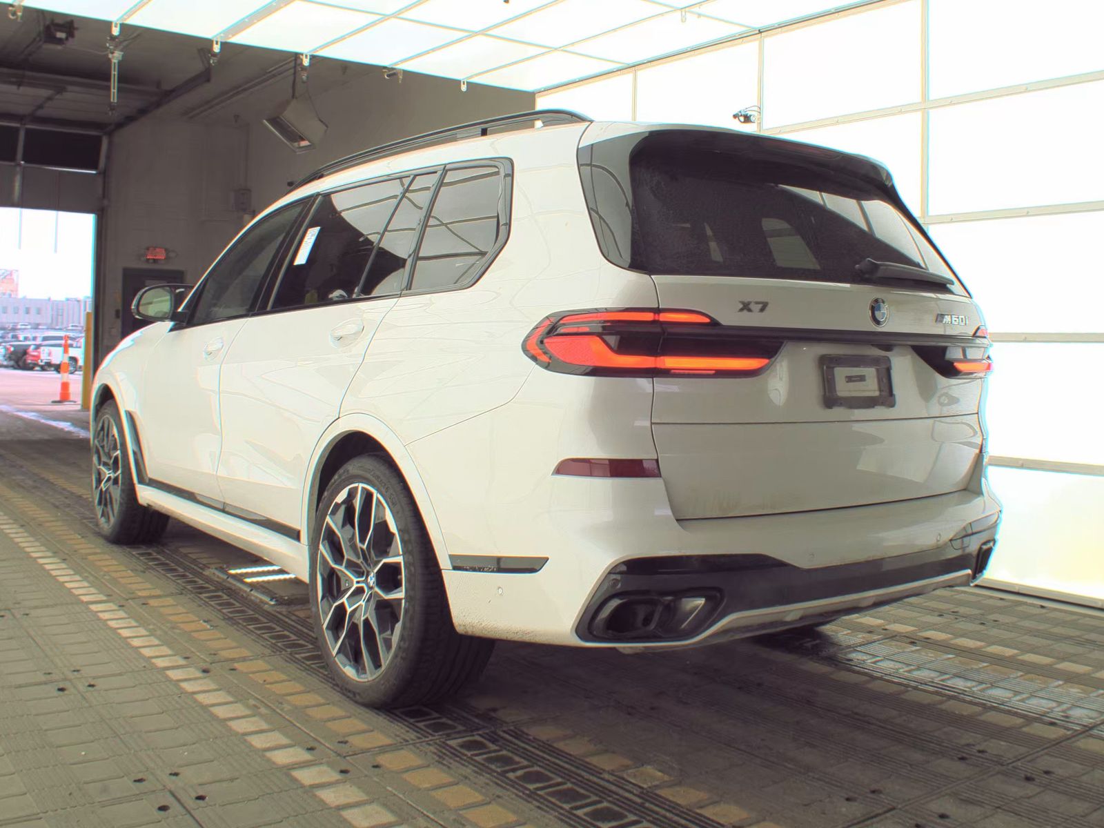 2026 BMW X7 M60i AWD