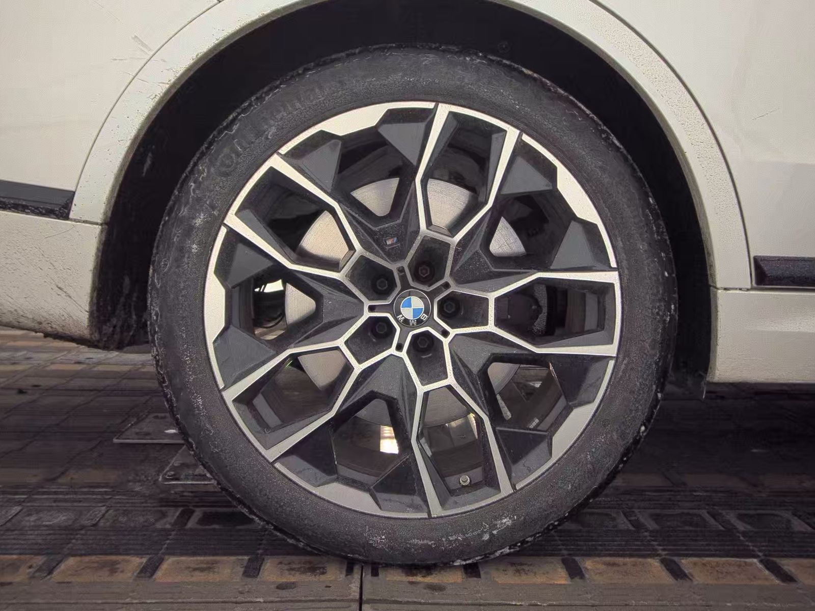 2026 BMW X7 M60i AWD