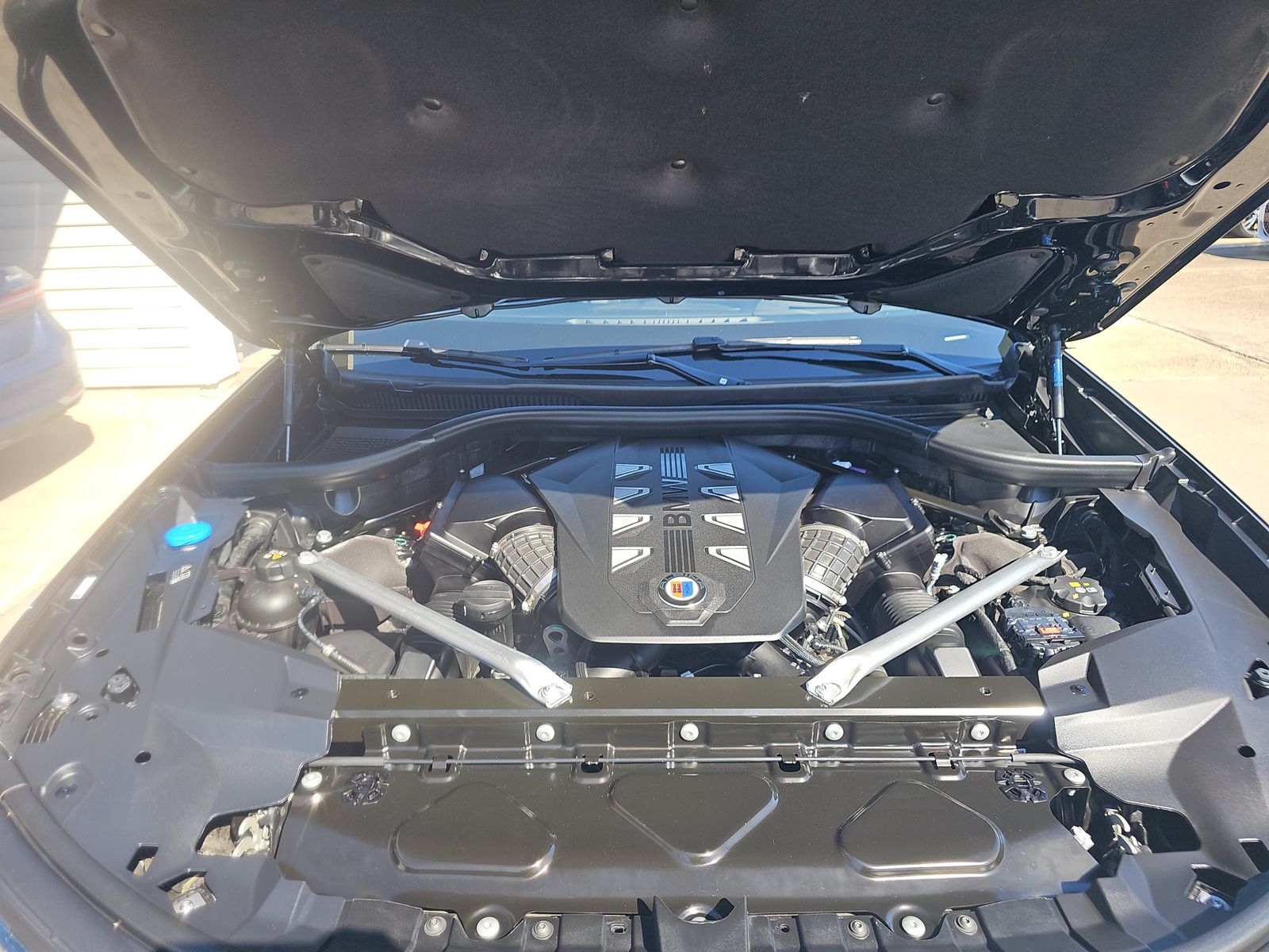 2025 BMW X7 ALPINA XB7 AWD