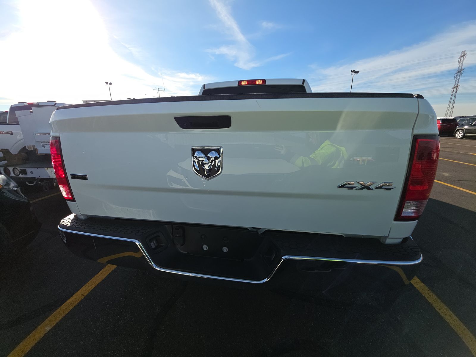 2023 DODGE RAM 1500 SLT GAS WHITE SHORT BED SINGLE - Image 5