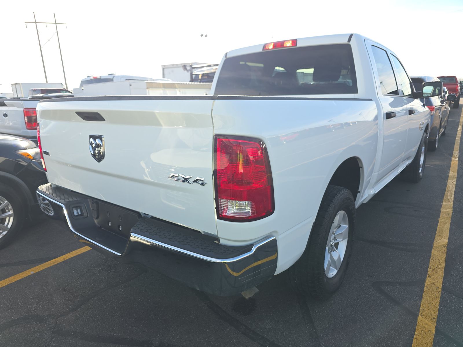 2023 DODGE RAM 1500 SLT GAS WHITE SHORT BED SINGLE - Image 4