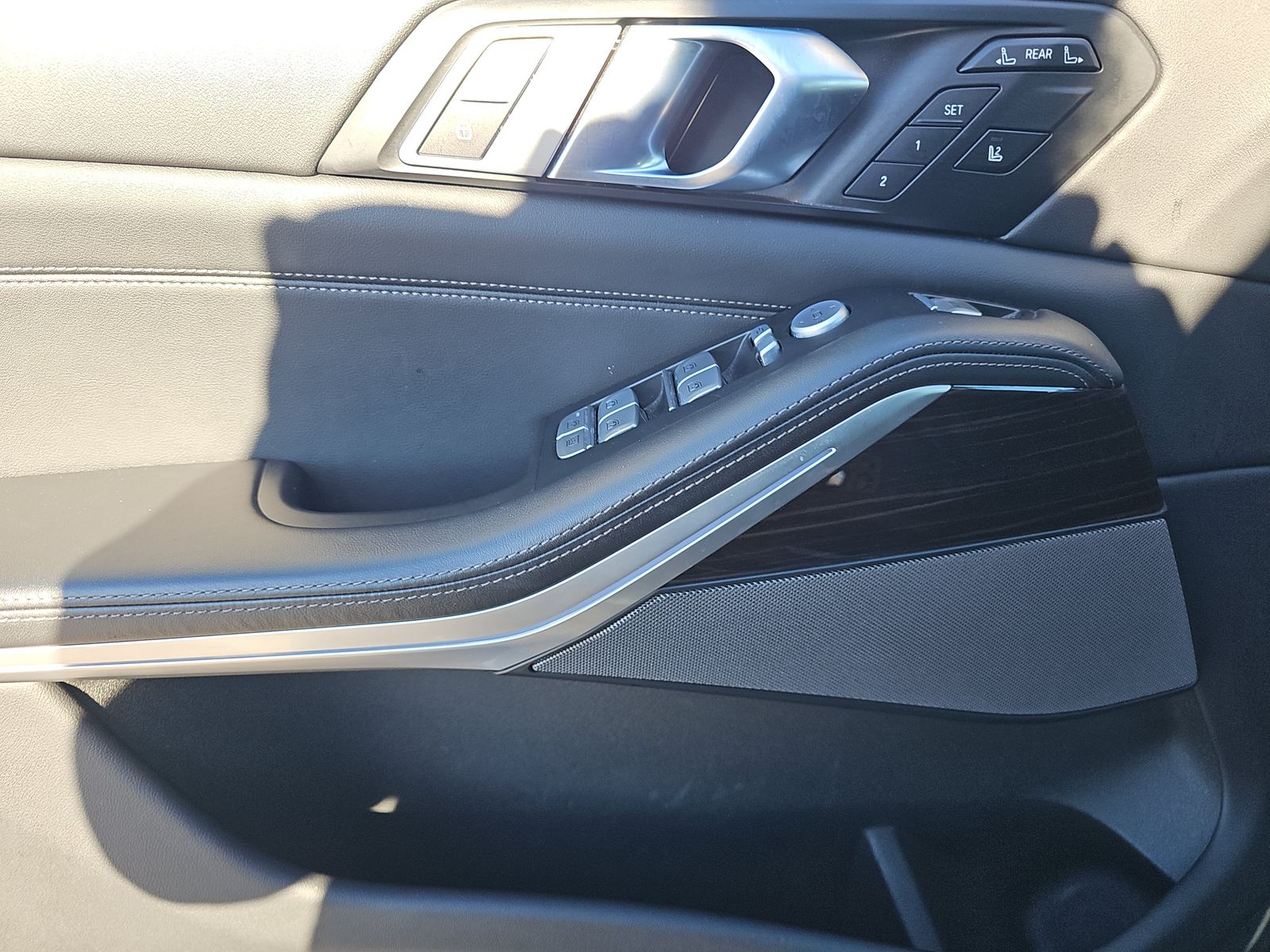 2025 BMW X7 xDrive40i AWD